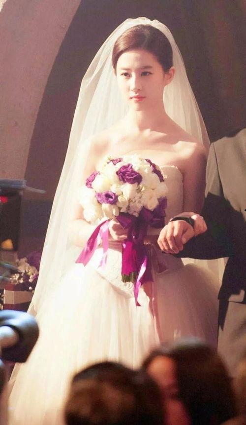 圈内人爆料刘亦菲,圈内人爆料引热议